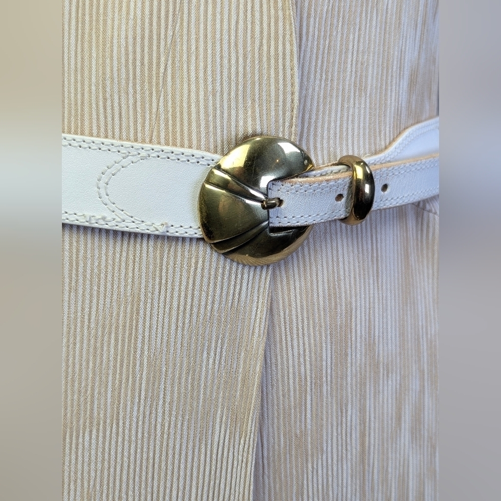 Vintage Liz Claiborne White Leather Belt With Gold Accents | Size Medium